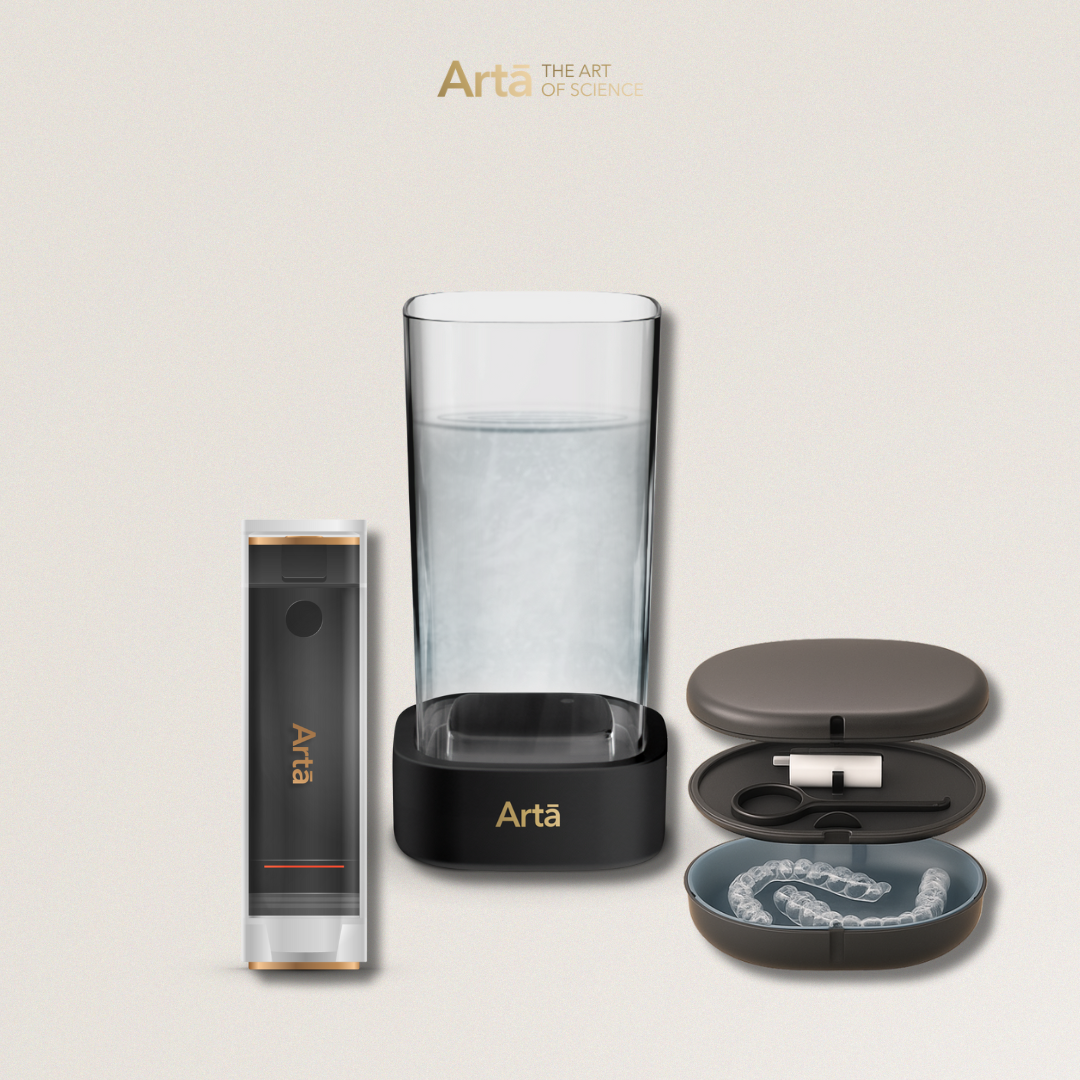 Arta Clear Aligner Package – the complete orthodontic care kit for aligner users. Includes the Arta Ultrasonic Cleaner, Glow device, and premium dental accessories to keep aligners crystal clear, hygienic, and fresh every day.
باقة آرتا للتقويم الشفاف – مجموعة العناية المتكاملة لمستخدمي التقويم الشفاف. تحتوي على جهاز التنظيف الفائق من آرتا وجهاز “Glow” مع أدوات فاخرة للحفاظ على نظافة وشفافية التقويم يوميًا